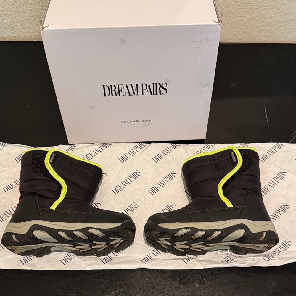 Dream Pairs Kids' Black and Neon Yellow Snow Boots